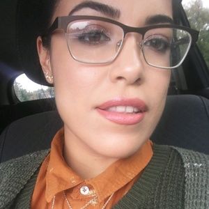 Meet your Posher, Ana